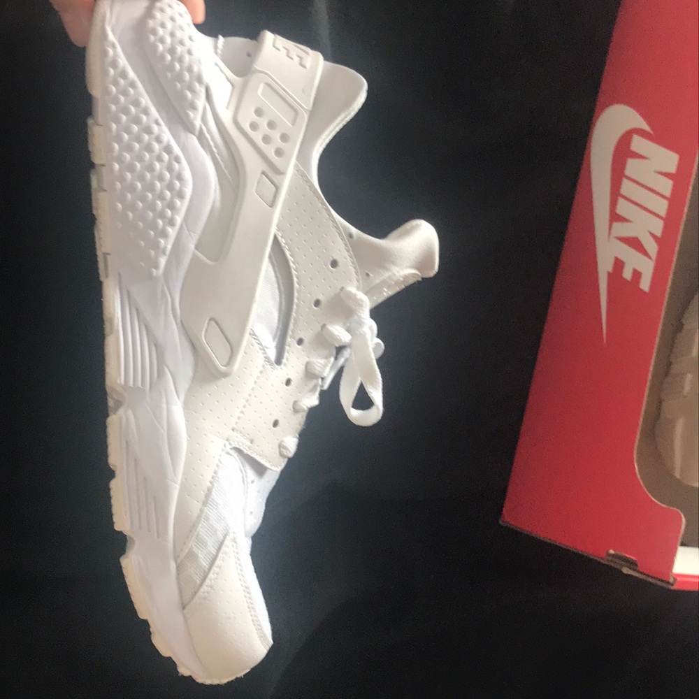 nike-air huarache. SIZE:  US 10